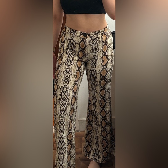 Snakeskin pattern flared pants - Picture 1 of 5